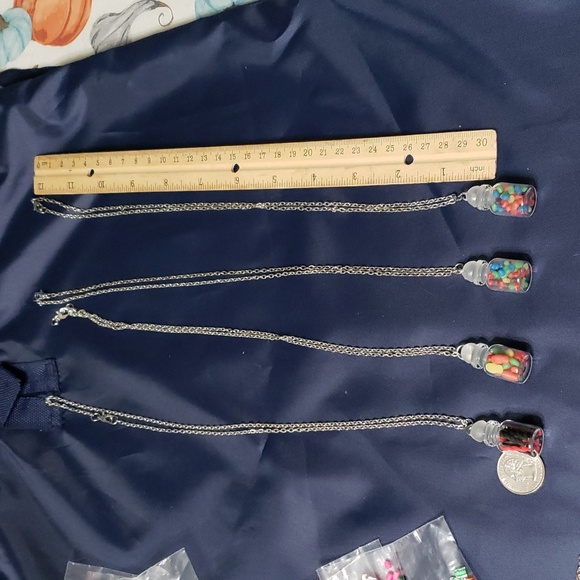 Candy necklaces Lot of 9 with extra 🍬 candy - Picture 3 of 10